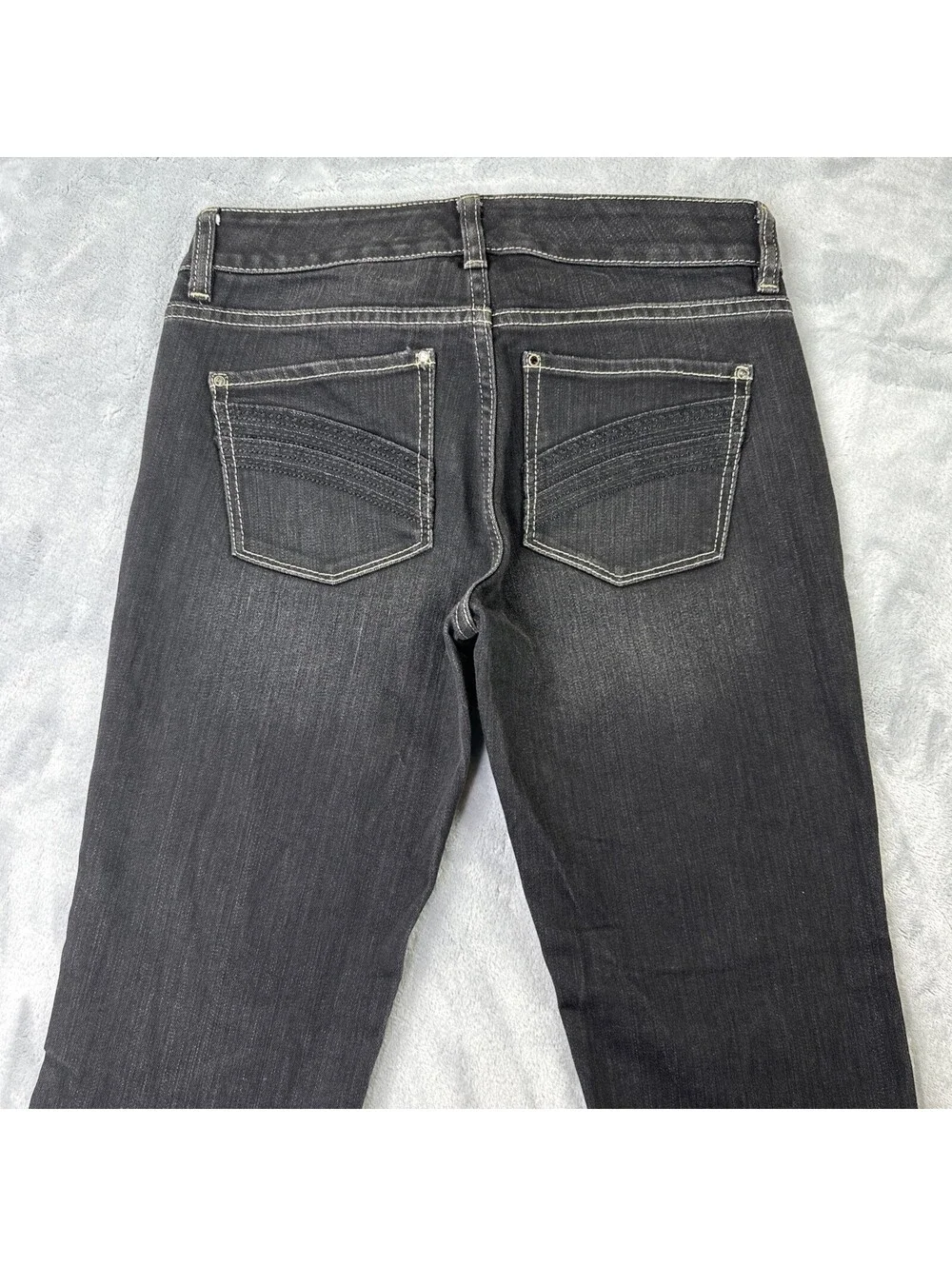 White House Black Market Womens Size 00 Blanc Capri Crop Leg Jeans Black Denim